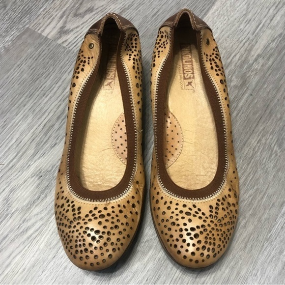 Pikolinos Round Toe Beige Wedge Leather Shoes 7 - Picture 1 of 8